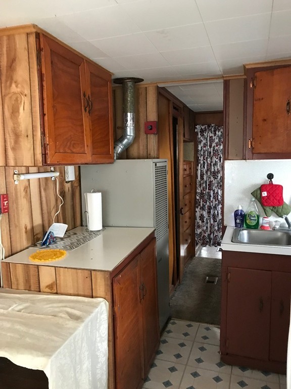 72 Mobile Home Way Springfield, MA 01119 - Photo 8 of 11