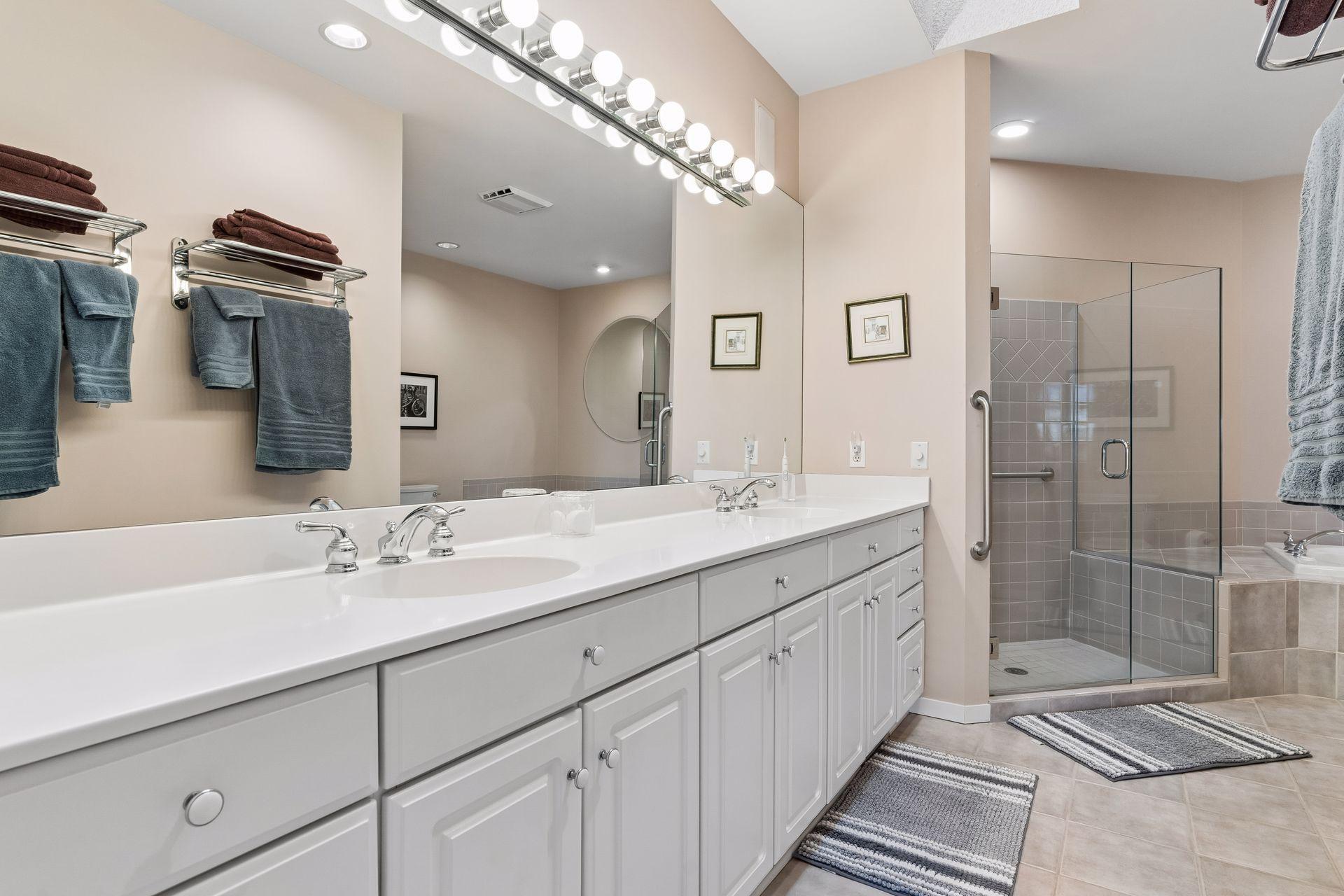 7052 Crowne Oak Road Eden Prairie, MN 55344 - Photo 33 of 58