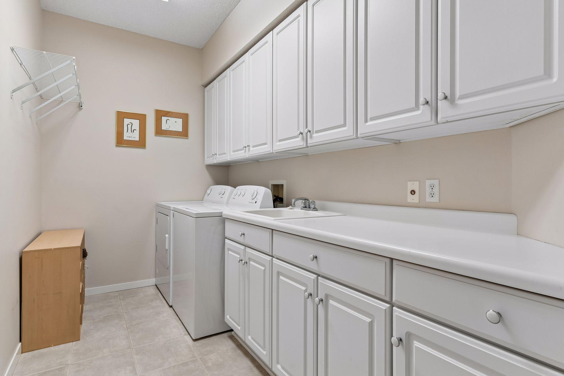 7052 Crowne Oak Road Eden Prairie, MN 55344 - Photo 38 of 58