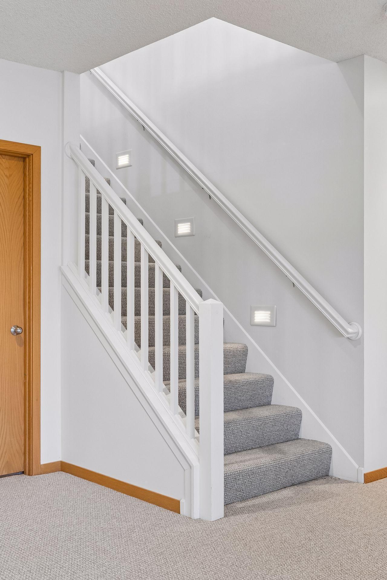 7052 Crowne Oak Road Eden Prairie, MN 55344 - Photo 39 of 58