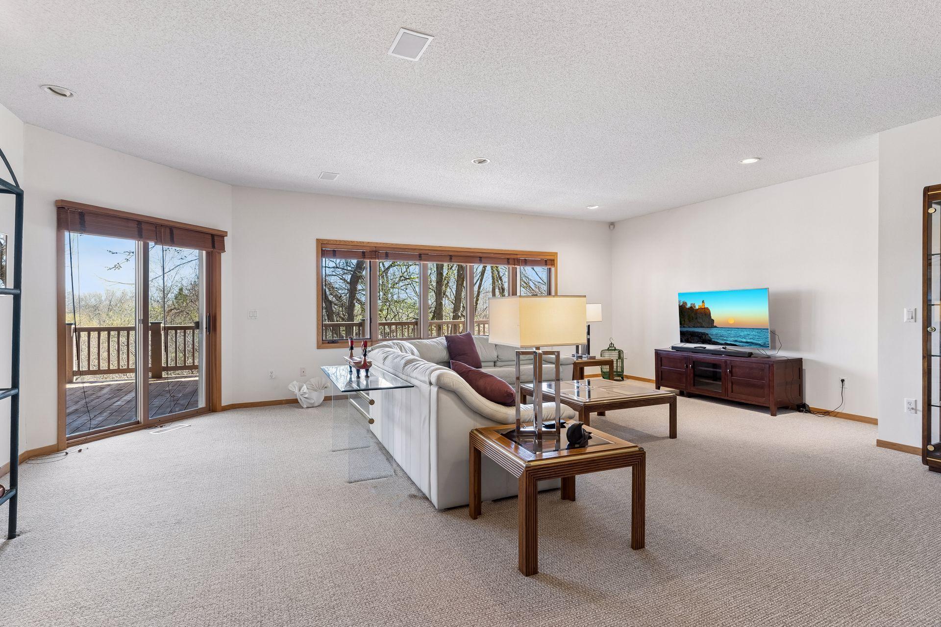 7052 Crowne Oak Road Eden Prairie, MN 55344 - Photo 43 of 58