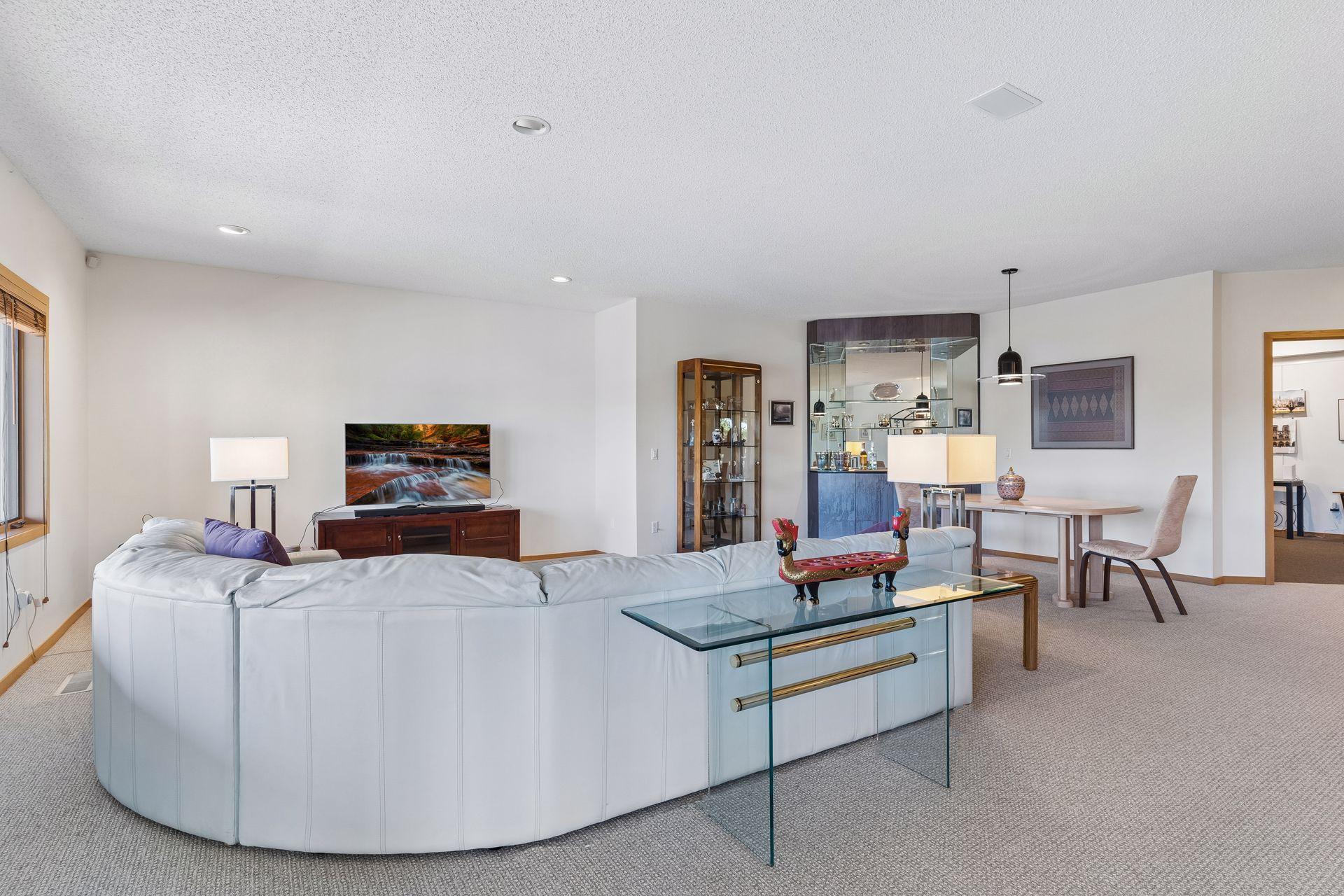 7052 Crowne Oak Road Eden Prairie, MN 55344 - Photo 46 of 58