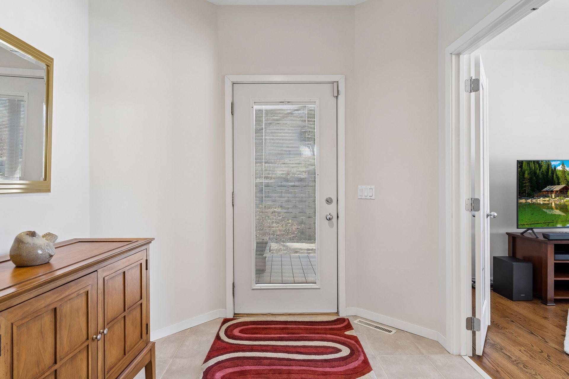 7052 Crowne Oak Road Eden Prairie, MN 55344 - Photo 5 of 58