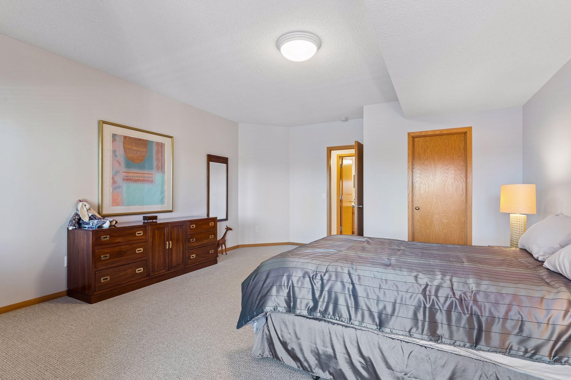 7052 Crowne Oak Road Eden Prairie, MN 55344 - Photo 51 of 58