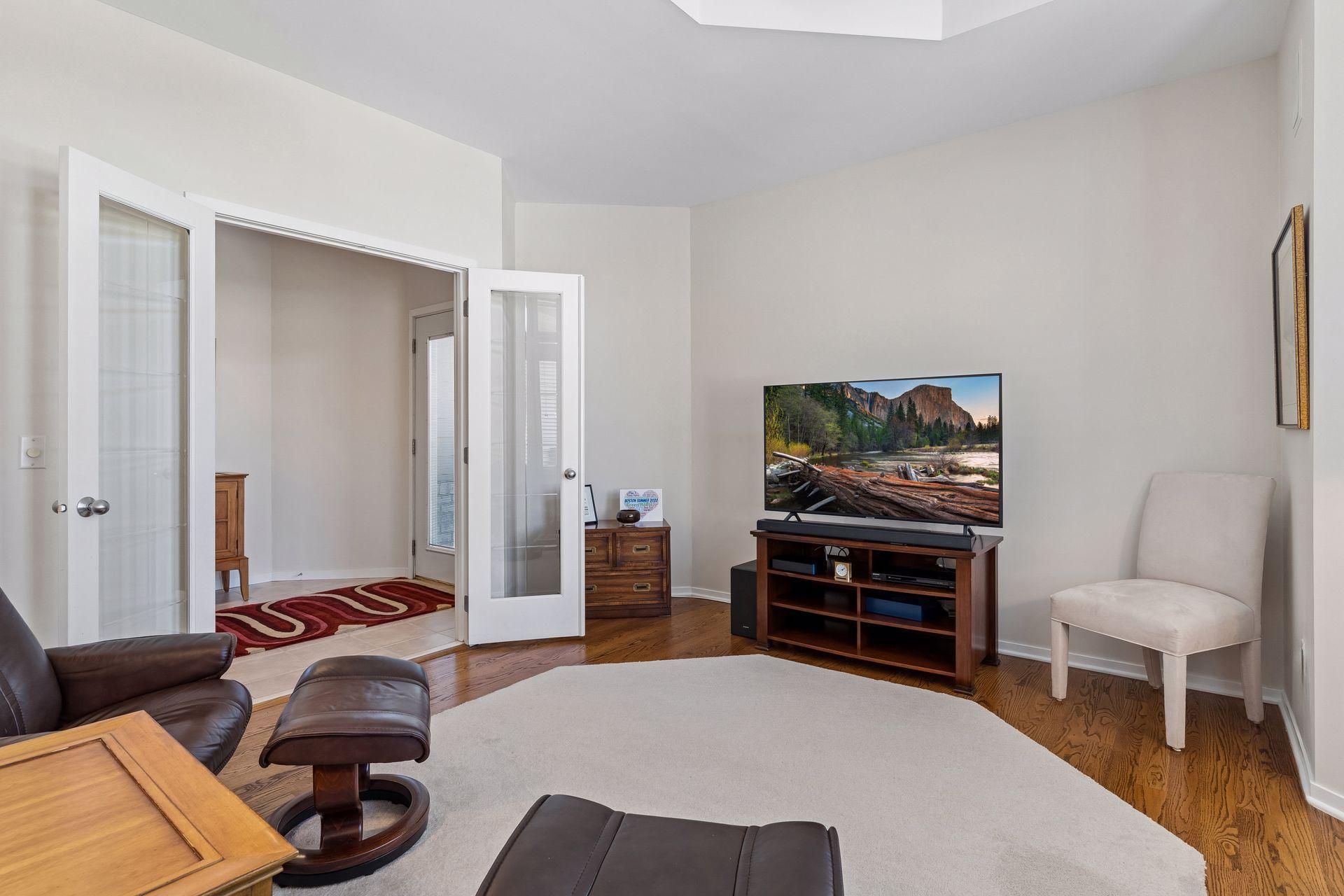 7052 Crowne Oak Road Eden Prairie, MN 55344 - Photo 8 of 58