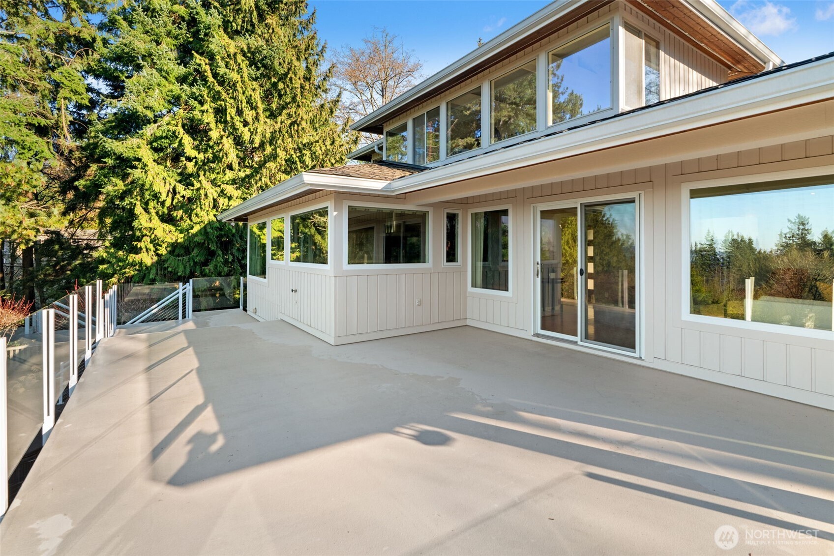 7819 175th Street Southwest Edmonds, WA 98026 - Photo 33 of 40 front view of house with a yard