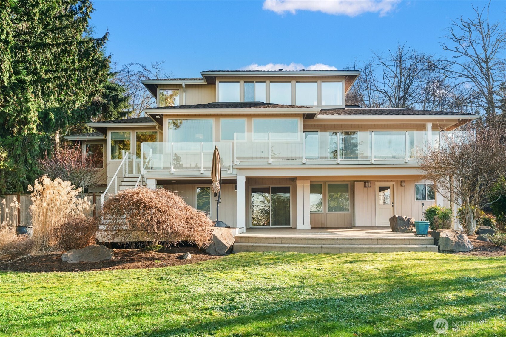 7819 175th Street Southwest Edmonds, WA 98026 - Photo 36 of 40 a front view of a house with a yard