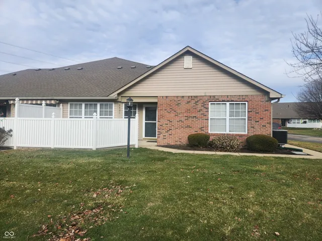 $245,000 | 5406 Thornridge Place, Indianapolis, IN 46237
