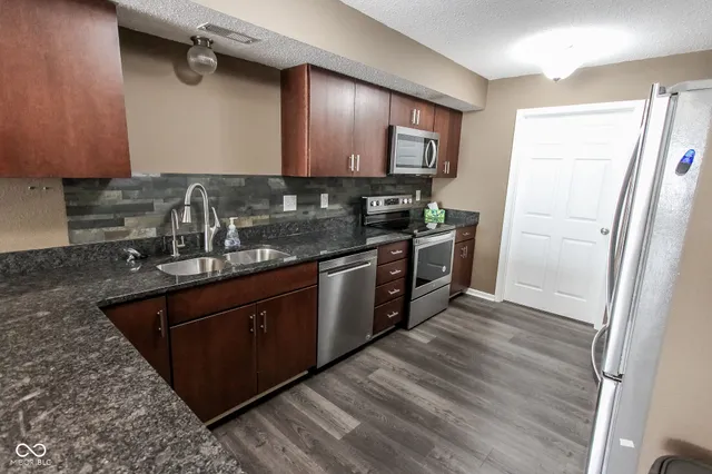 $245,000 | 5406 Thornridge Place, Indianapolis, IN 46237