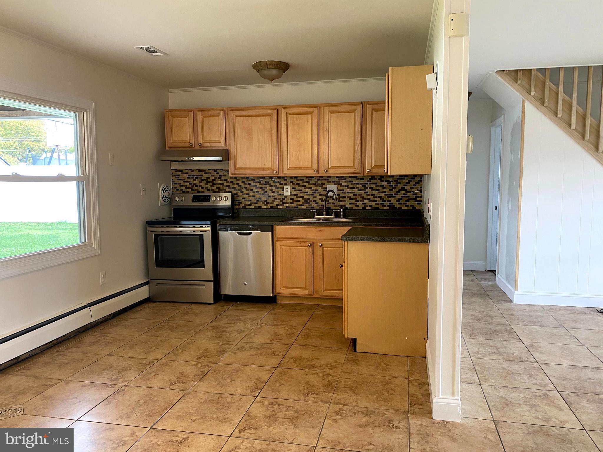 83 Cardinal Road Levittown, PA 19057 - Photo 4 of 14