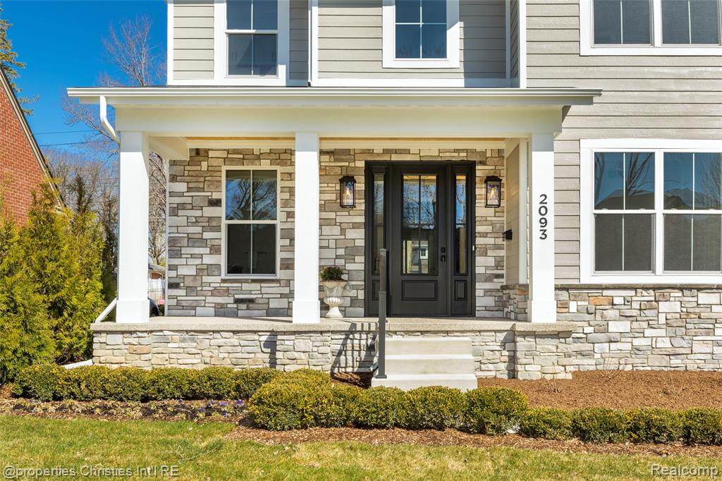 2093 Pembroke Road Birmingham, MI 48009 - Photo 3 of 57