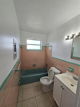 $1,500 | 2040 Pierce Street, Unit 1, Hollywood, FL 33020