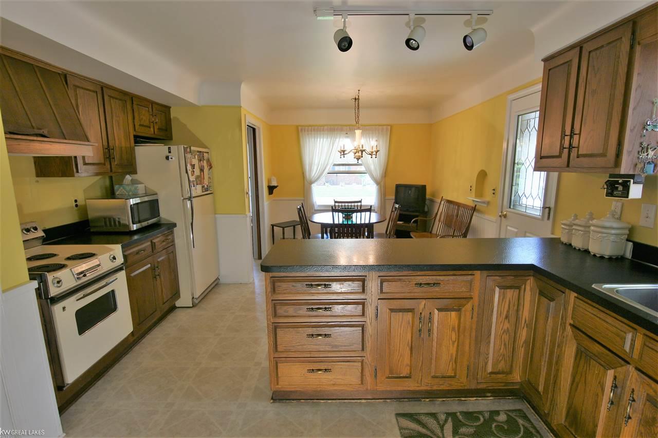 1366 Torrey Road Grosse Pointe, MI 48236 - Photo 3 of 23 Kitchen from dining room