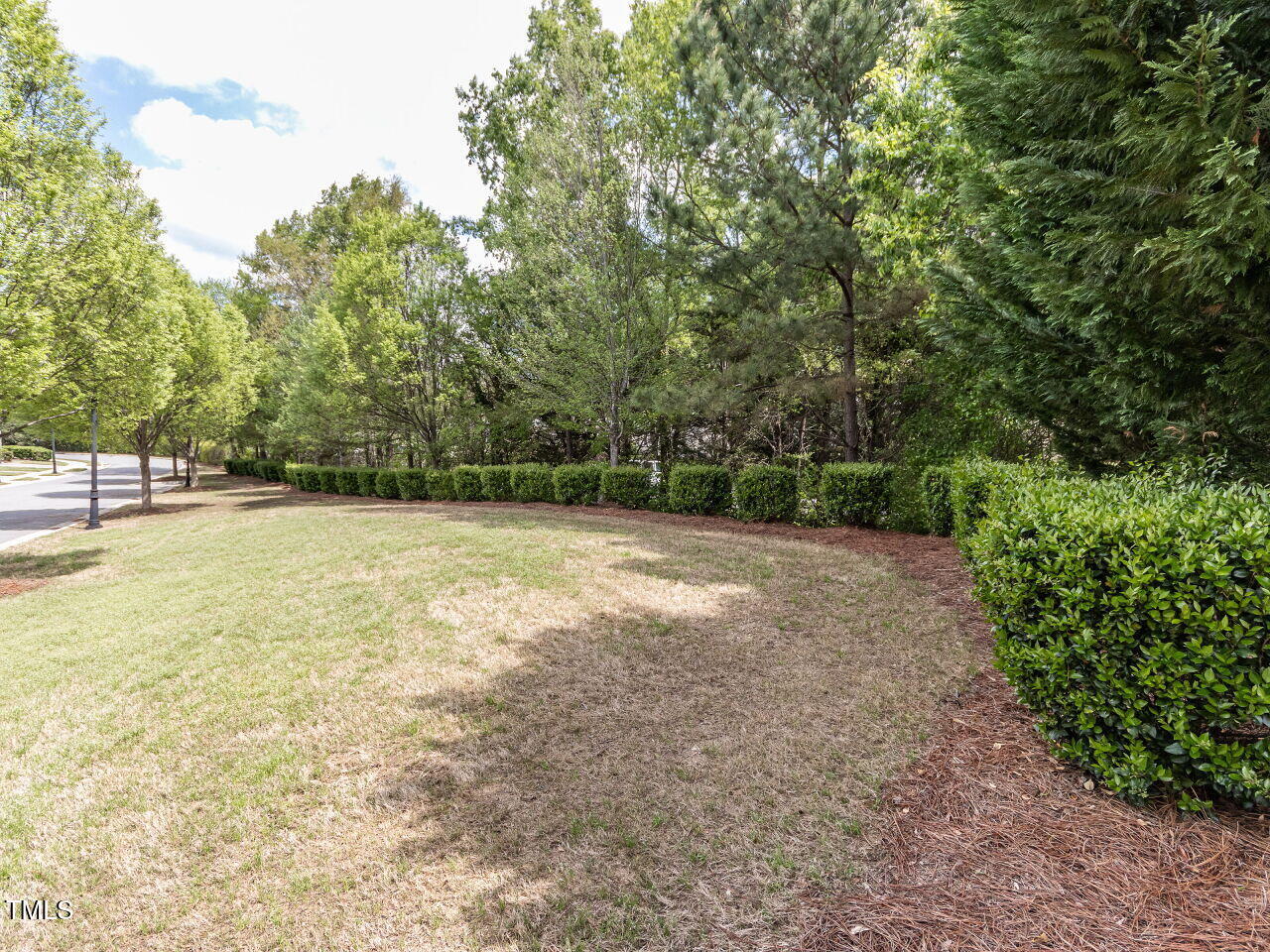 616 Fallon Grove Way Raleigh, NC 27608 - Photo 36 of 36 036-1280x960-community-grounds
