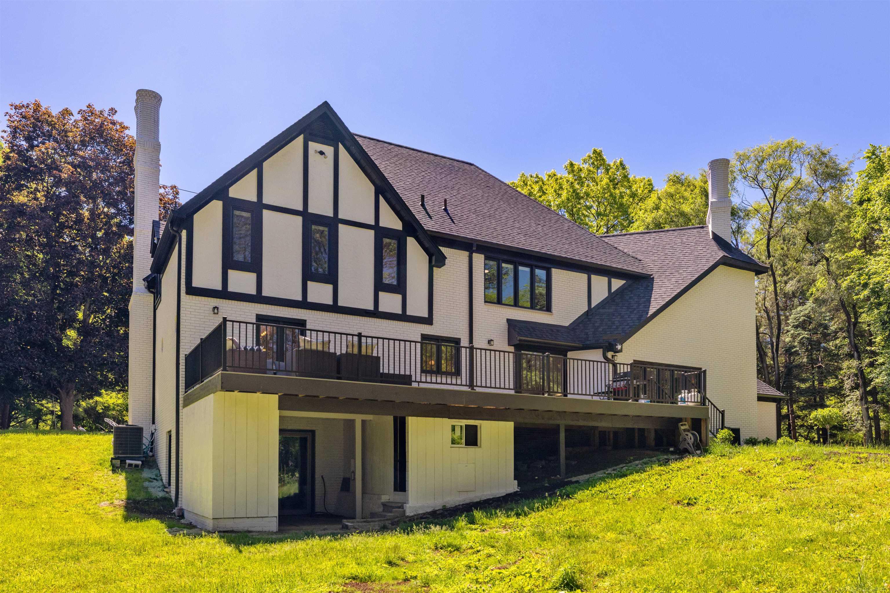 300 Camelot Way Rochester, MI 48306 - Photo 62 of 70
