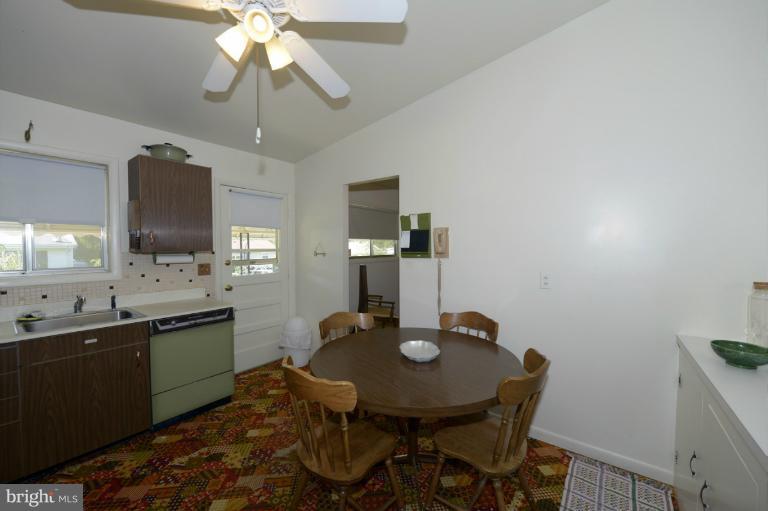 3708 Pinelea Road Baltimore, MD 21244 - Photo 16 of 21 Kitchen