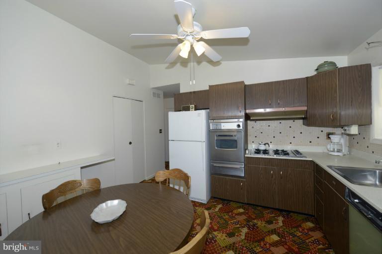 3708 Pinelea Road Baltimore, MD 21244 - Photo 7 of 21 Kitchen
