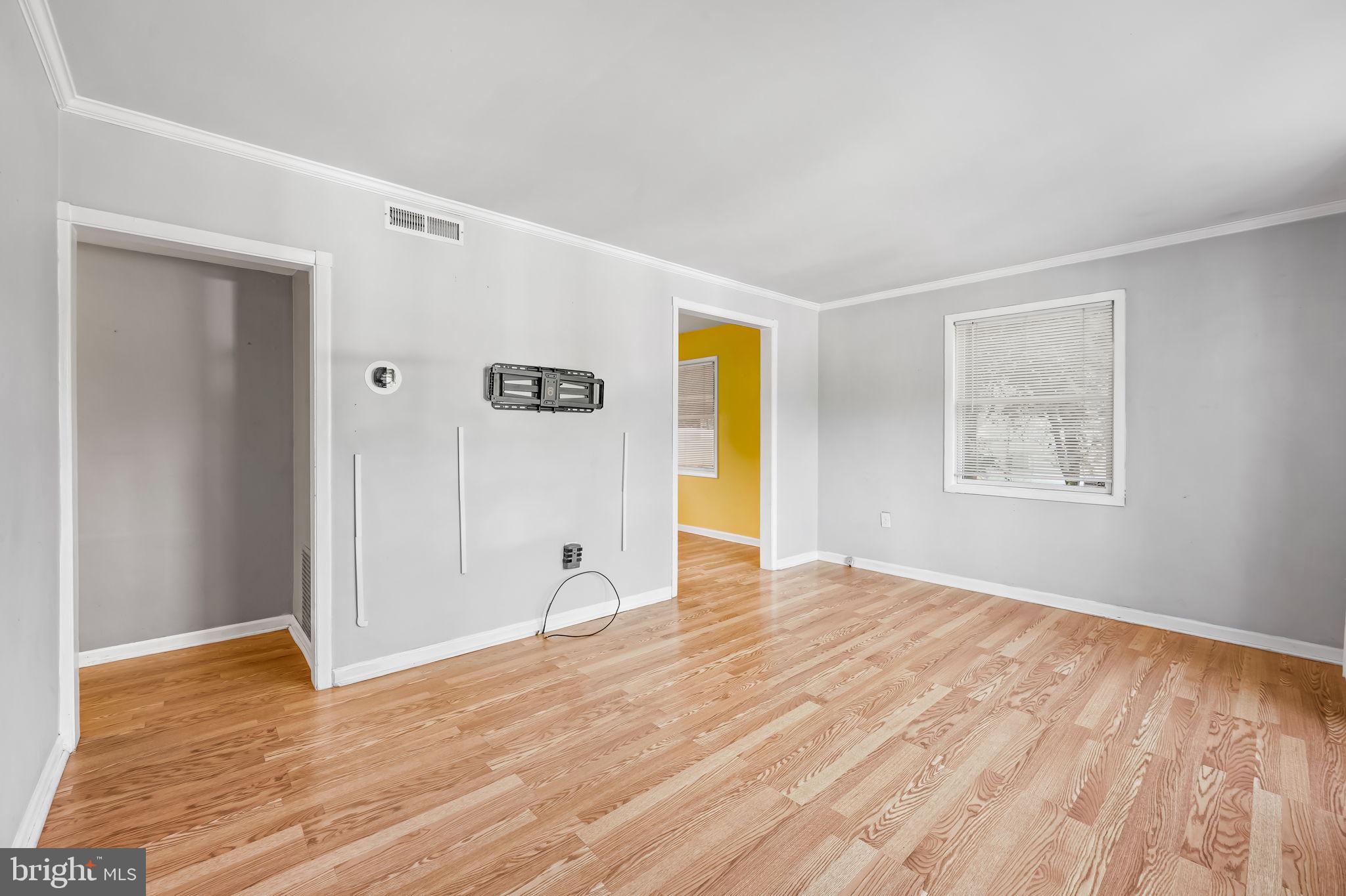 825 Cliffedge Road Baltimore, MD 21208 - Photo 8 of 37 Beautiful floors