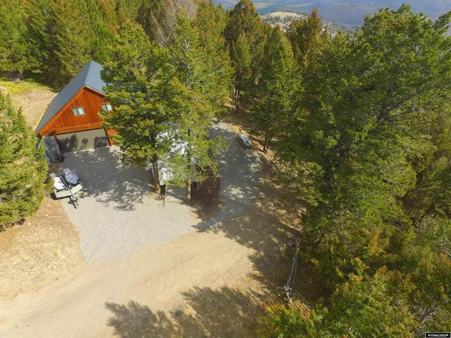 $750,500 | 44 Porcupine Drive, Dubois, WY 82513