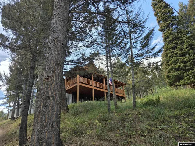 $750,500 | 44 Porcupine Drive, Dubois, WY 82513