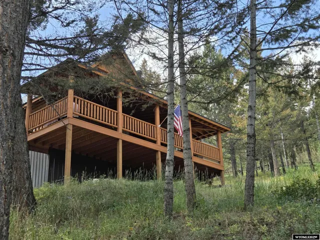 $750,500 | 44 Porcupine Drive, Dubois, WY 82513