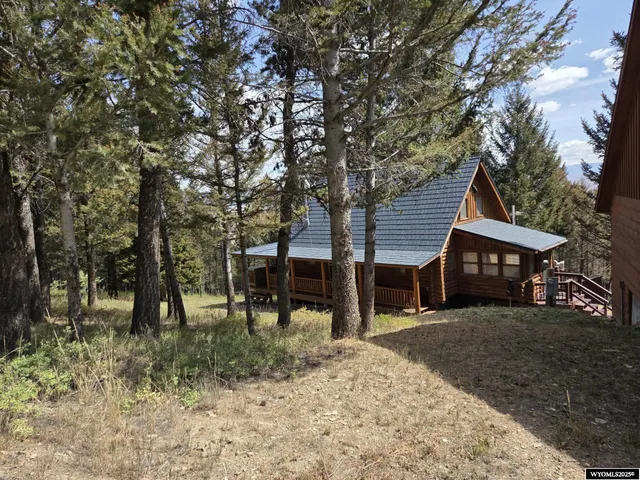 $750,500 | 44 Porcupine Drive, Dubois, WY 82513