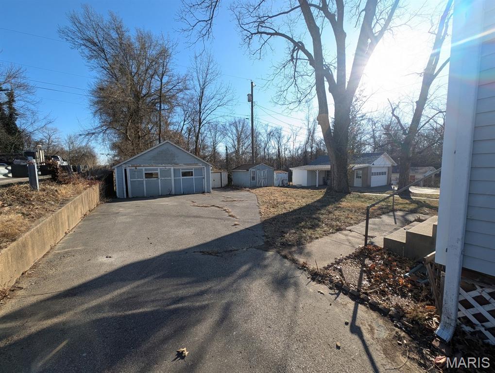 408 South 15th Street Belleville, IL 62220 - Photo 5 of 26