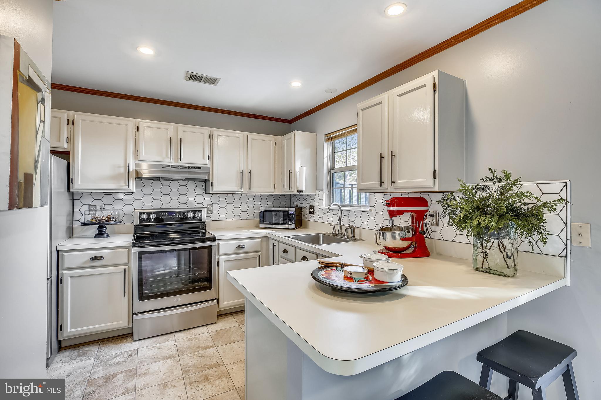2 Suncroft Court Silver Spring, MD 20904 - Photo 8 of 36 Stainless Steel Appliances