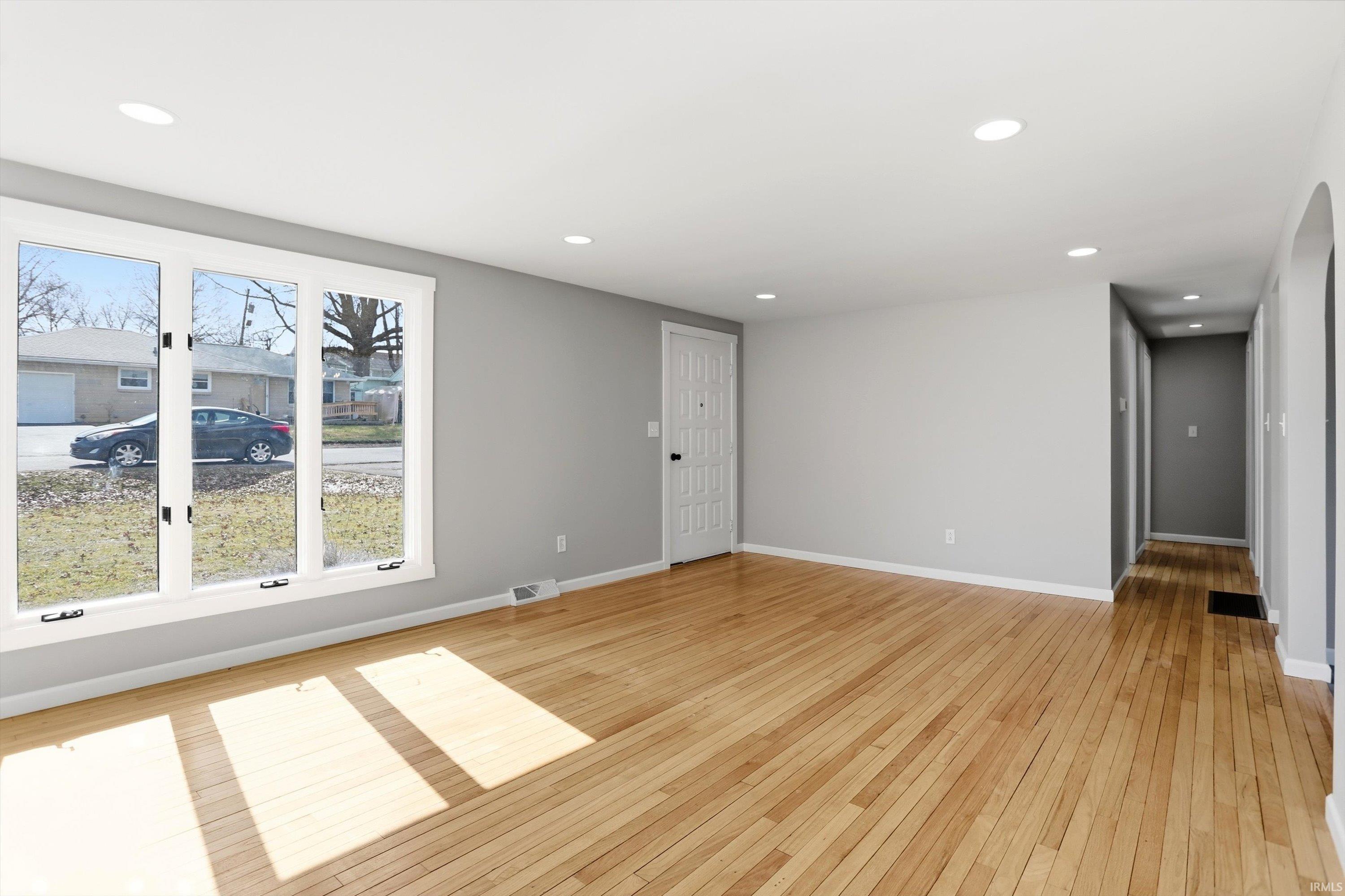 542 West Green Road Bloomington, IN 47403 - Photo 4 of 35
