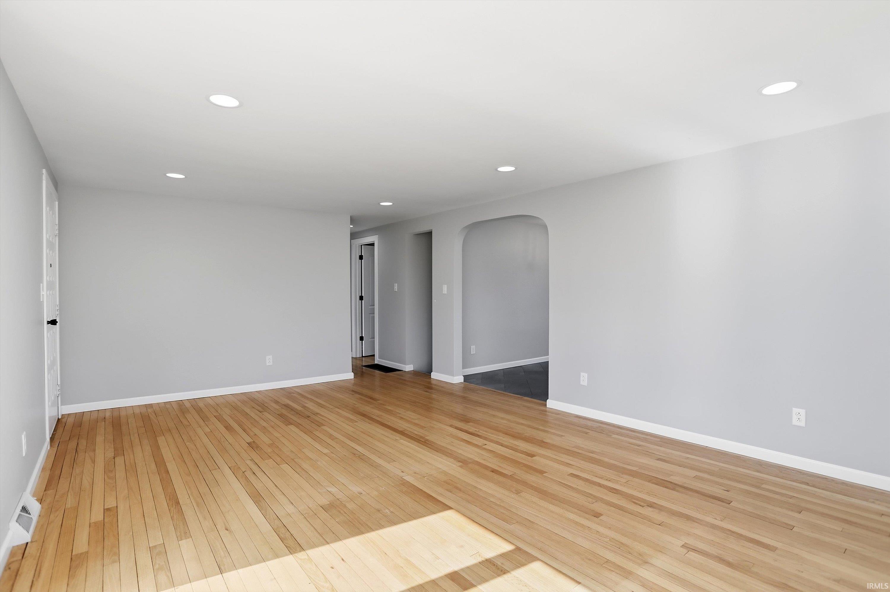 542 West Green Road Bloomington, IN 47403 - Photo 5 of 35