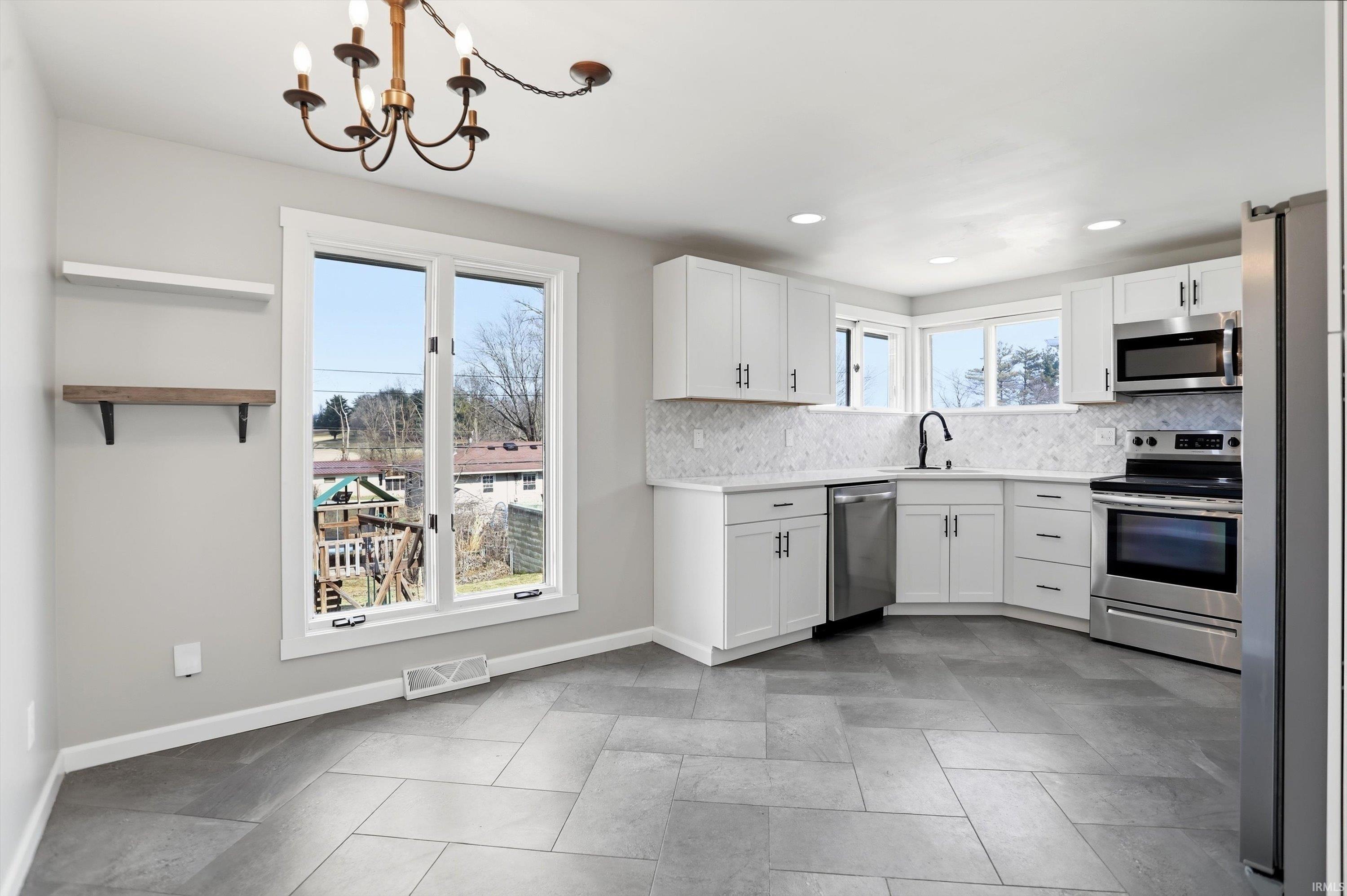 542 West Green Road Bloomington, IN 47403 - Photo 7 of 35