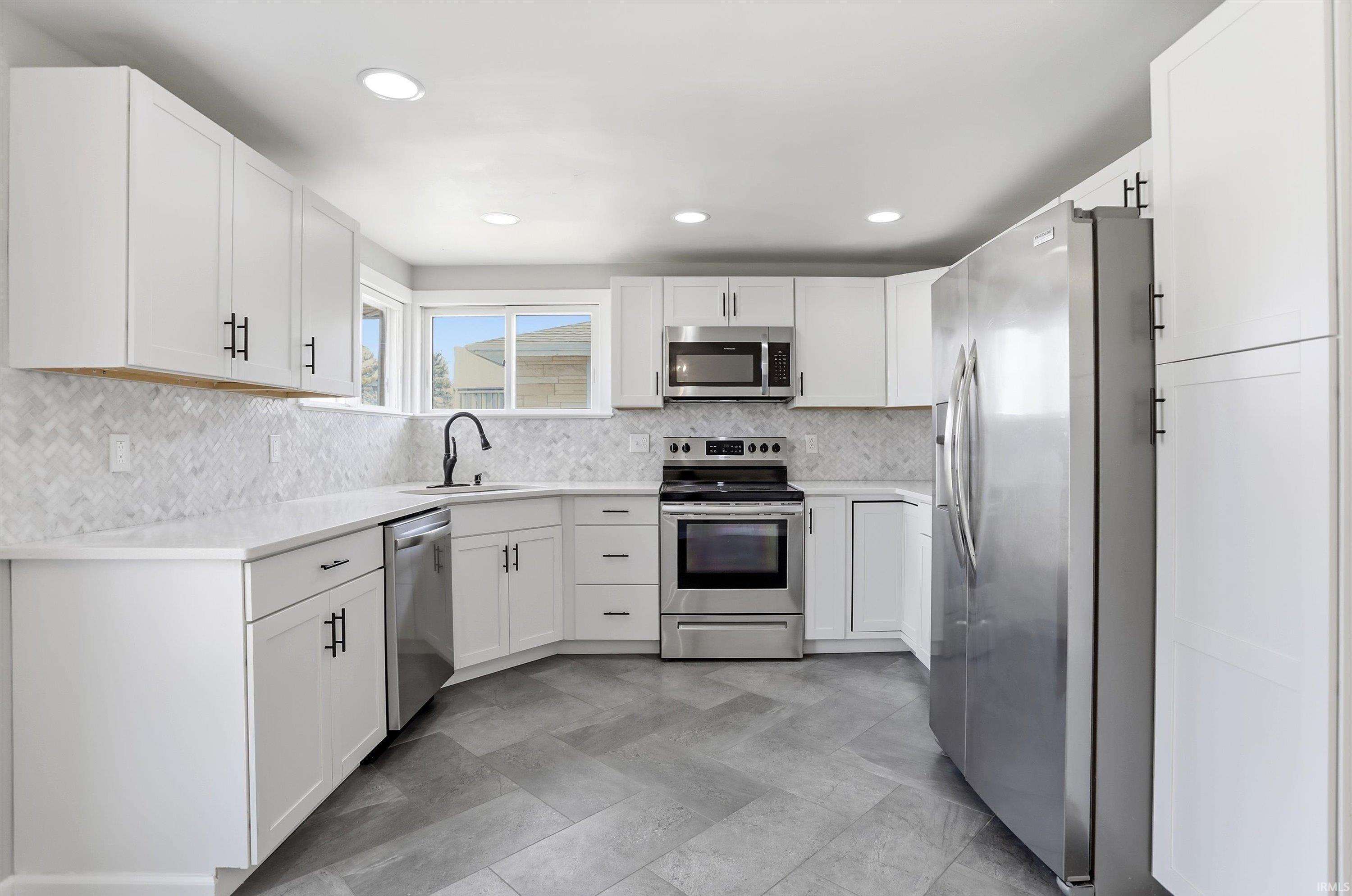 542 West Green Road Bloomington, IN 47403 - Photo 9 of 35