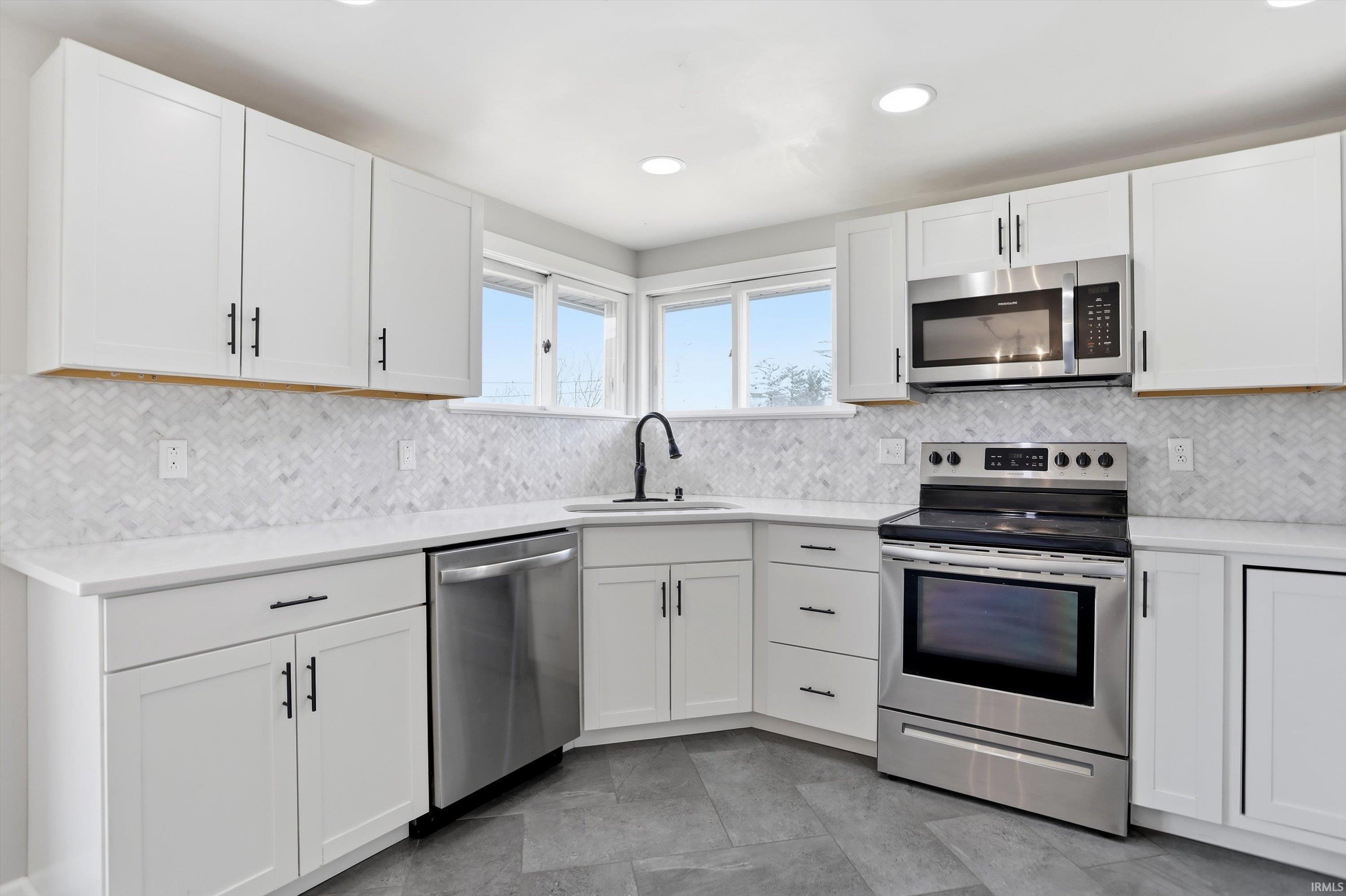 542 West Green Road Bloomington, IN 47403 - Photo 10 of 35