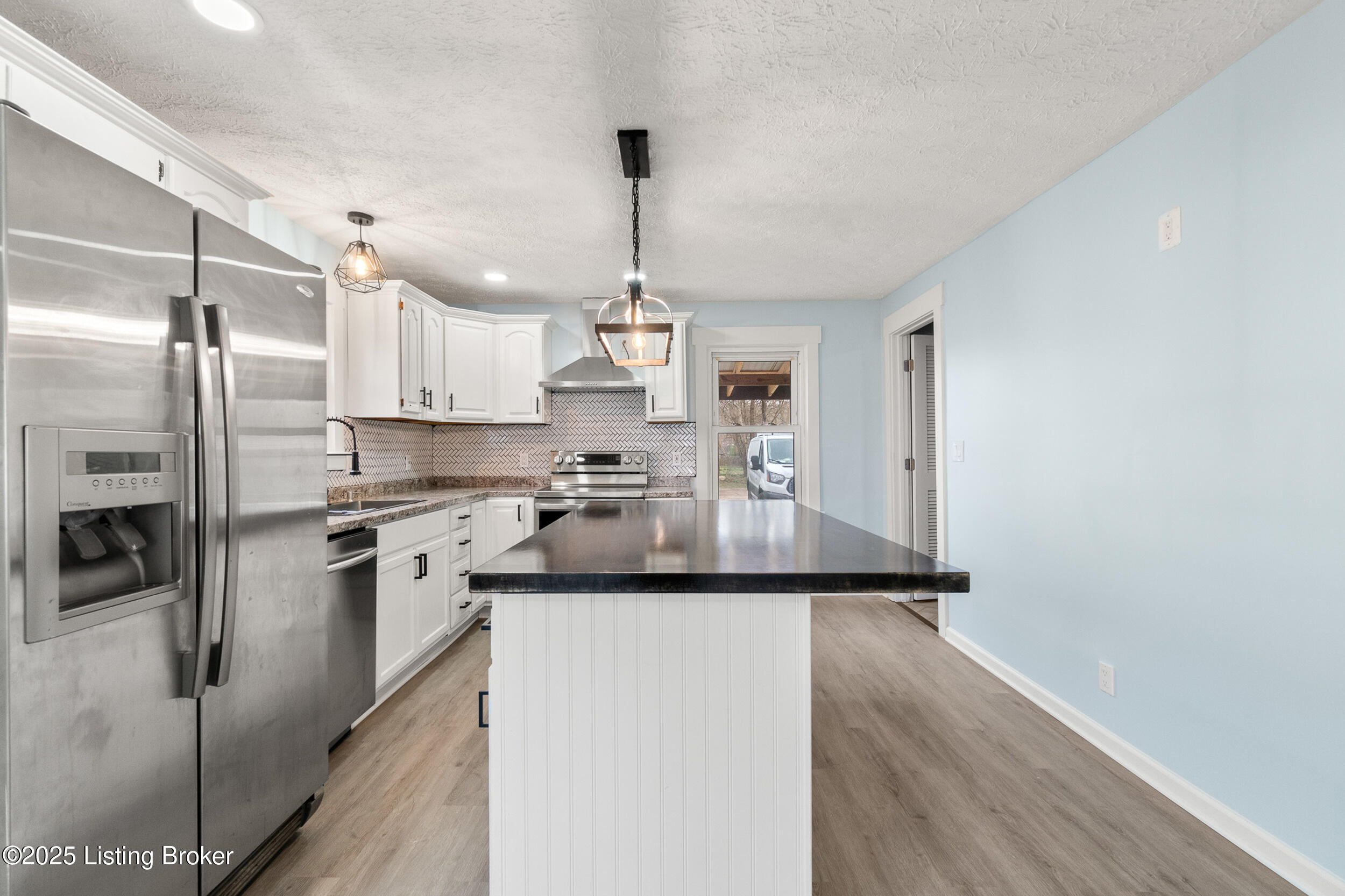 8103 Kerry Road Louisville, KY 40258 - Photo 10 of 31 dsc01398