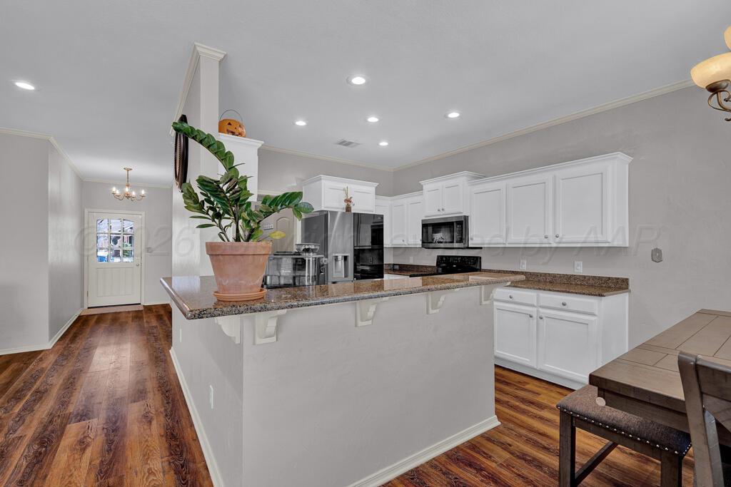 6408 Lexis Street Amarillo, TX 79119 - Photo 6 of 26 kitchen 3