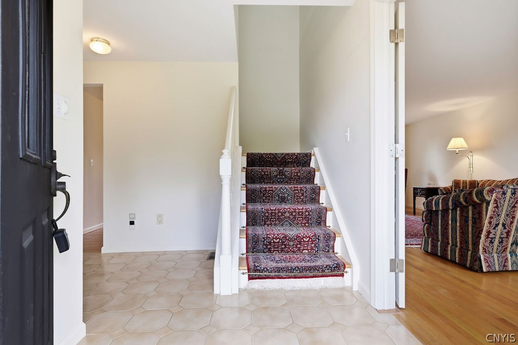 5814 Innsbruck Road Manlius, NY 13057 - Photo 4 of 47 Gallery Image 4
