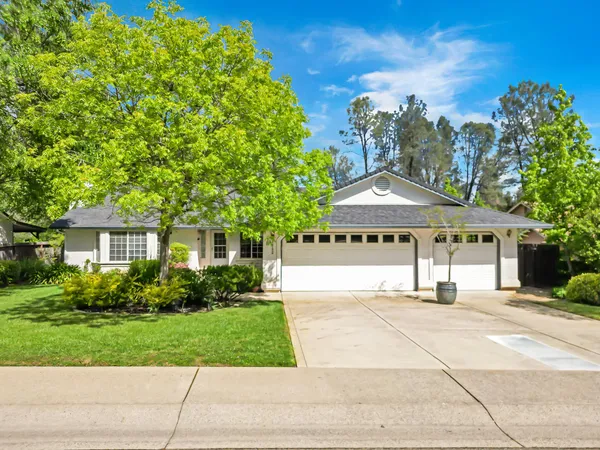 $469,000 | 2252 Wicklow Street, Redding, CA 96001