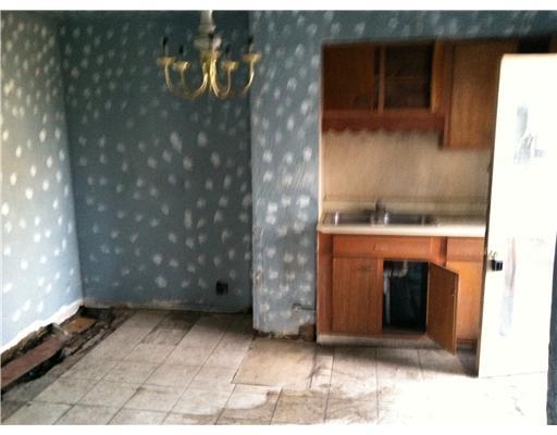 730 Boquet Street McKees Rocks, PA 15136 - Photo 3 of 5 Kitchen.