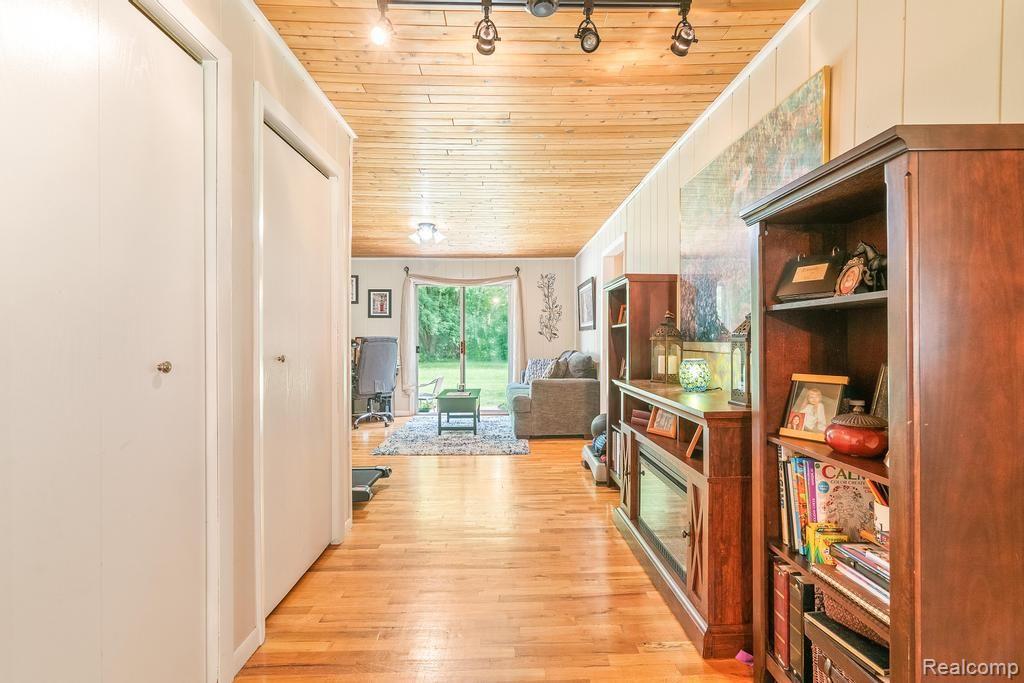 45216 Robson Road Belleville, MI 48111 - Photo 13 of 20