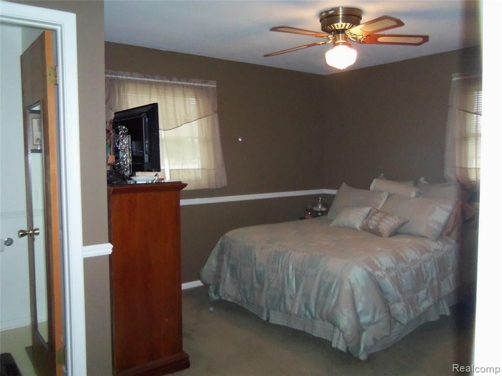 2262 Peppermill Road Lapeer, MI 48446 - Photo 9 of 21 100_6715.jpg