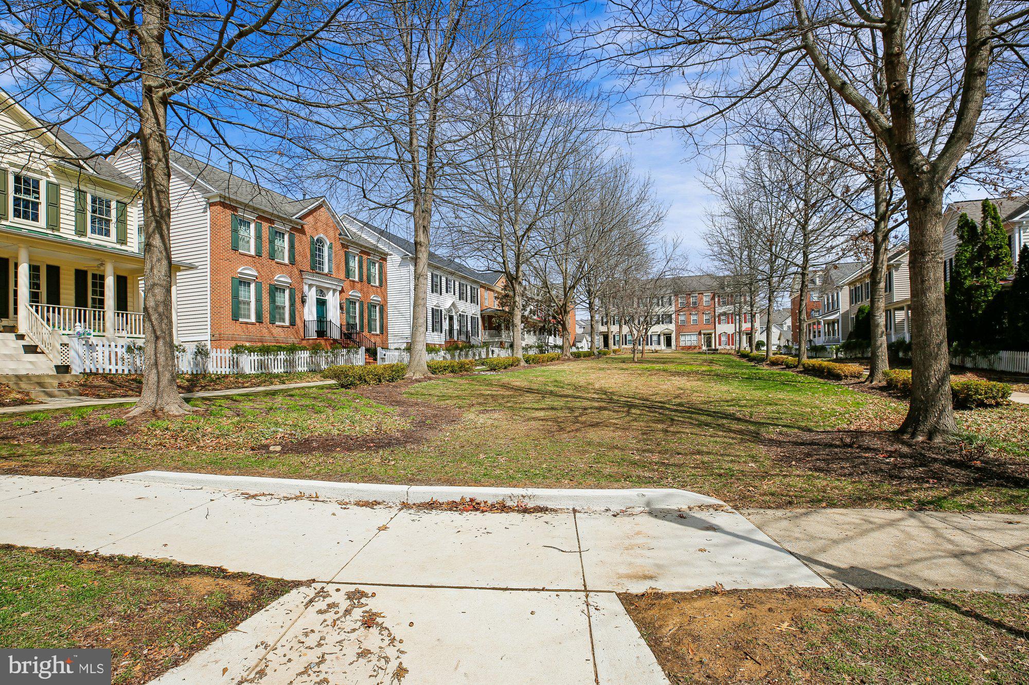 1379 Main Street Gaithersburg, MD 20878 - Photo 57 of 70 Lakelands Common Space