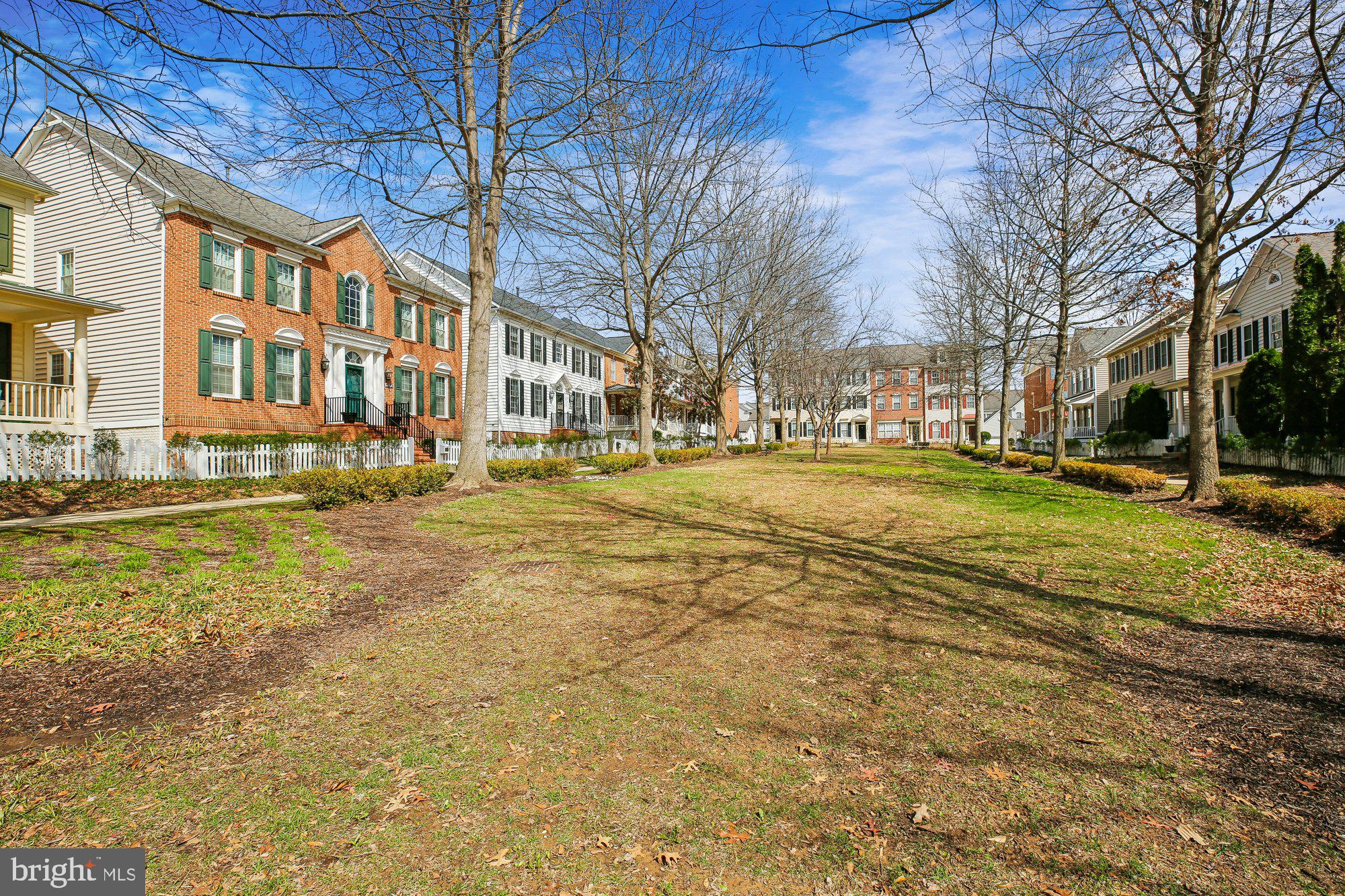 1379 Main Street Gaithersburg, MD 20878 - Photo 58 of 70 Lakelands Common Space