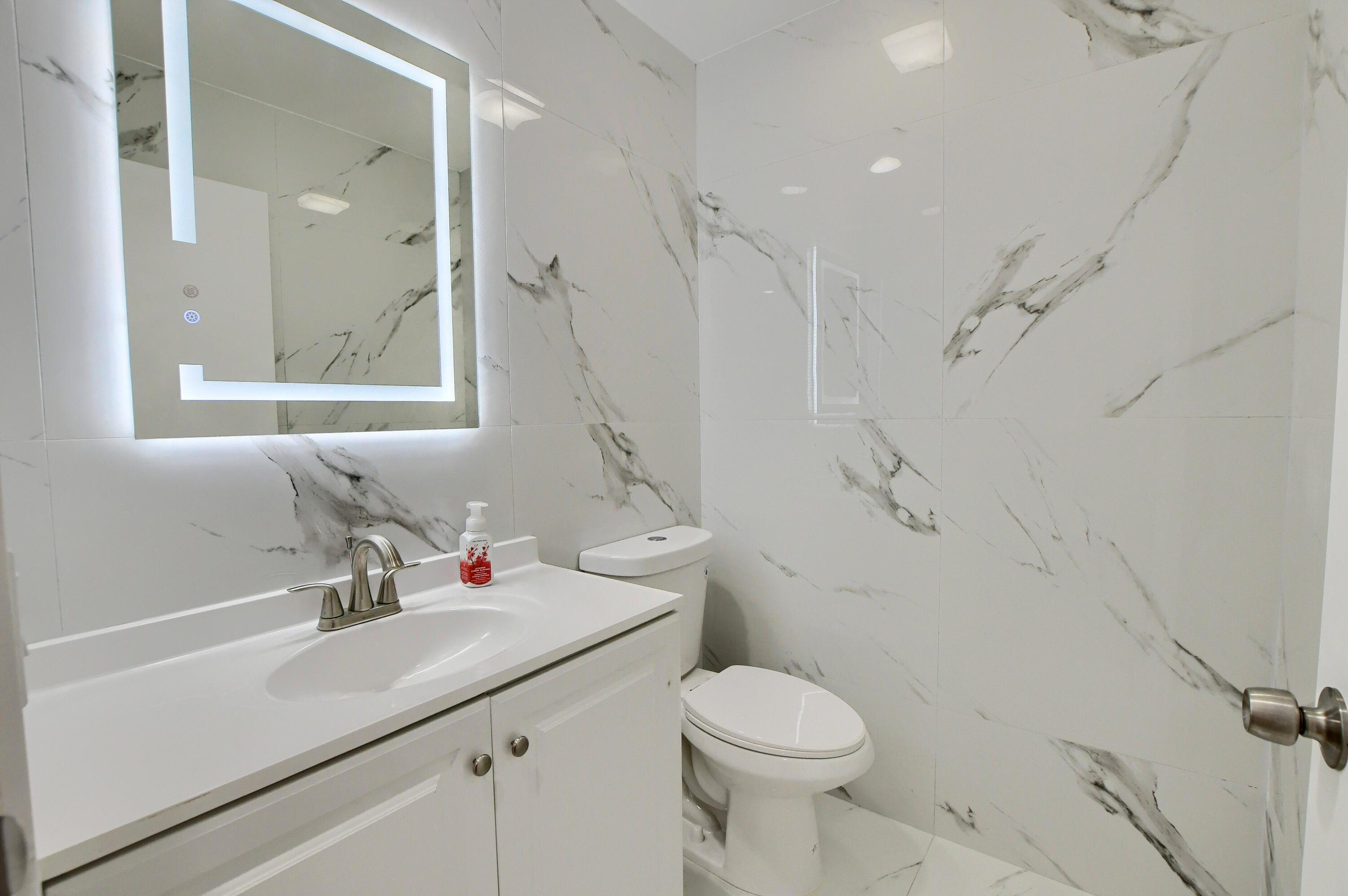 2059 Northwest 53rd Street Boca Raton, FL 33496 - Photo 24 of 55 24_ebf_1020-hdr(5)