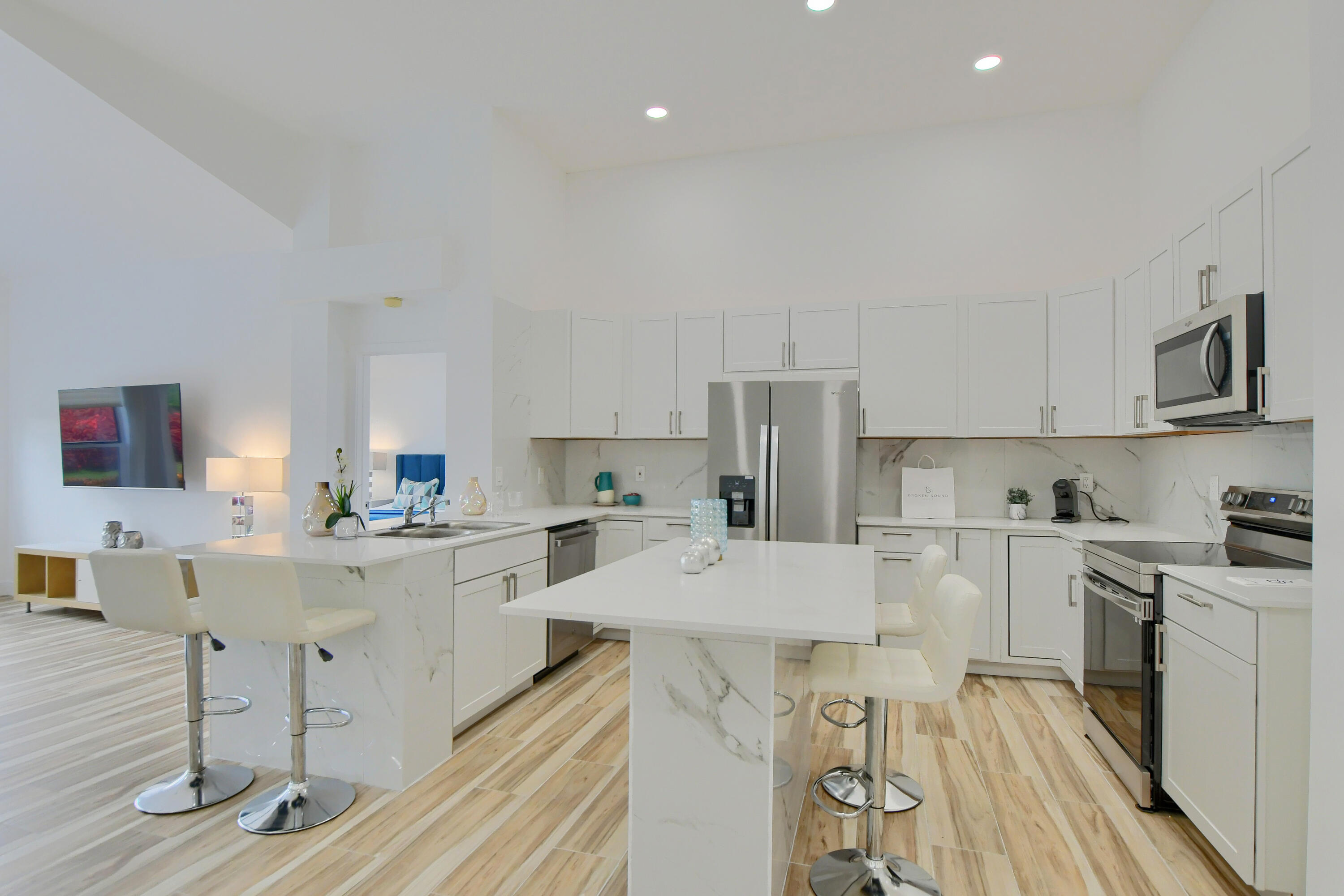 2059 Northwest 53rd Street Boca Raton, FL 33496 - Photo 3 of 55 04_ebf_0915-hdr(5)