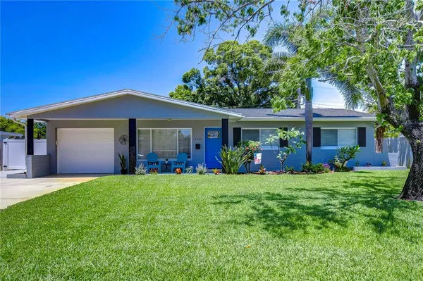 $2,700 | 5635 24th Avenue North, St. Petersburg, FL 33710