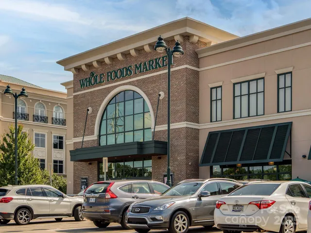 $632,500 | 5110 Dunes Court, Unit 18, Charlotte, NC 28226