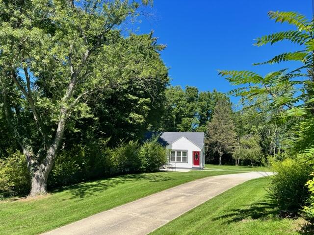 985 Vineland Road St. Joseph, MI 49085 - Photo 3 of 44 IMG_8990
