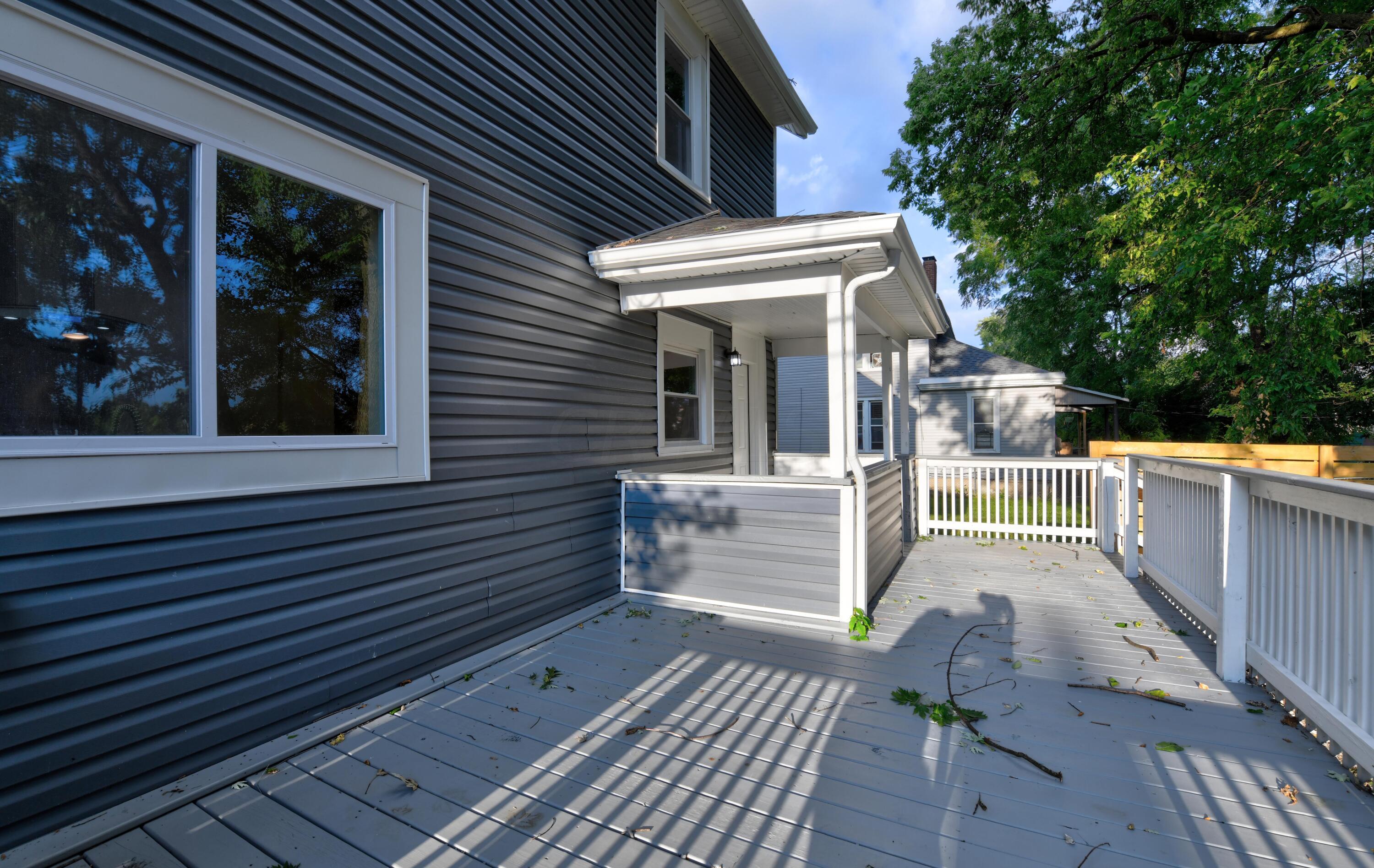 1275 East Fulton Street Columbus, OH 43205 - Photo 32 of 36 Deck