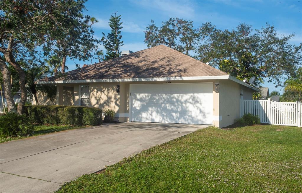 774 Cumberland Road, Venice, FL 34293 Compass