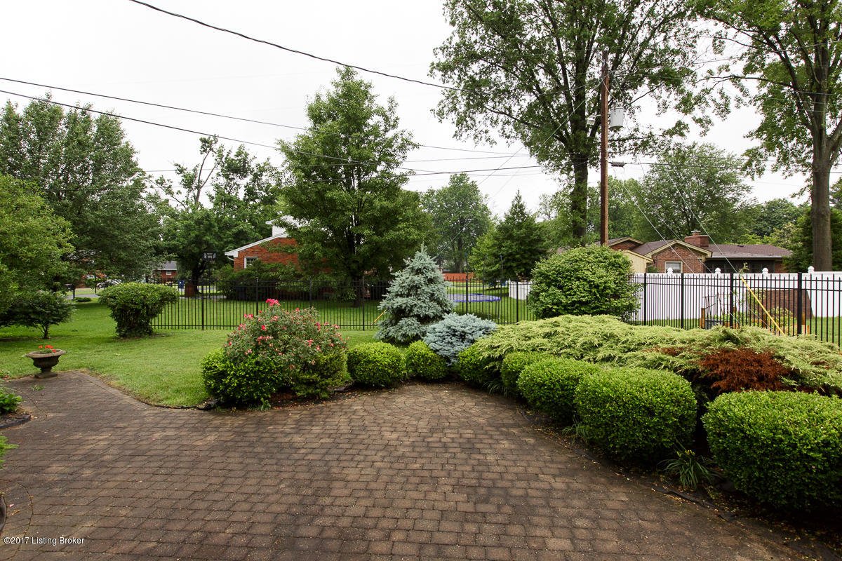 123 Blue Ridge Road Louisville, KY 40223 - Photo 30 of 32 123 Blue Ridge-30